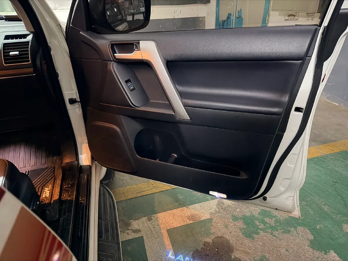 2019 Toyota Land Cruiser Prado 3.5L 280HP V6 6AT,autocango,china used car exporter,china ev exporter,chinese used car exporter,chinese used ev exporter