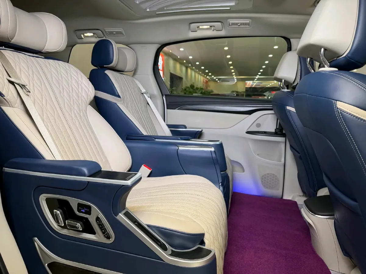 2023 Buick GL8 2.0T 237HP L4 9AT,autocango,china used car exporter,china ev exporter,chinese used car exporter,chinese used ev exporter