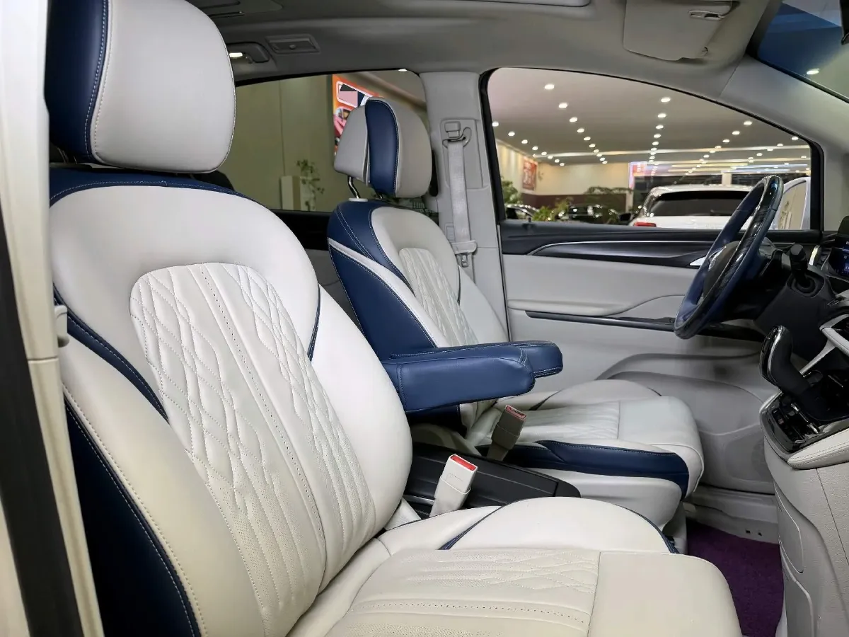 2023 Buick GL8 2.0T 237HP L4 9AT,autocango,china used car exporter,china ev exporter,chinese used car exporter,chinese used ev exporter