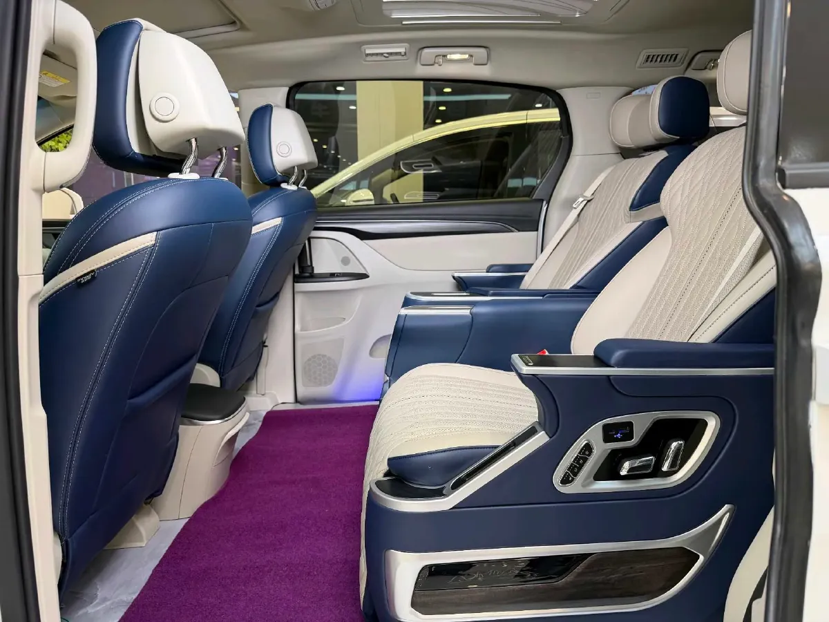 2023 Buick GL8 2.0T 237HP L4 9AT,autocango,china used car exporter,china ev exporter,chinese used car exporter,chinese used ev exporter