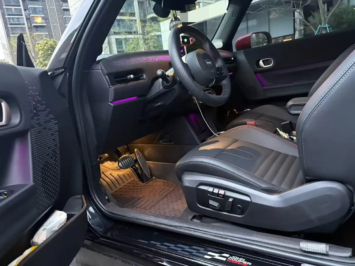 2025 MINI JCW 2.0T 231HP L4 7DCT,autocango,china used car exporter,china ev exporter,chinese used car exporter,chinese used ev exporter