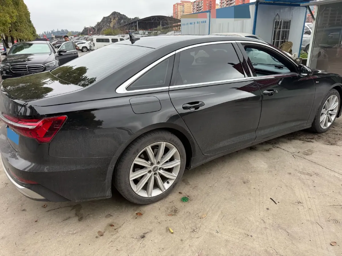 2024 Audi A6L 2.0T 245HP L4 7DCT,autocango,china used car exporter,china ev exporter,chinese used car exporter,chinese used ev exporter