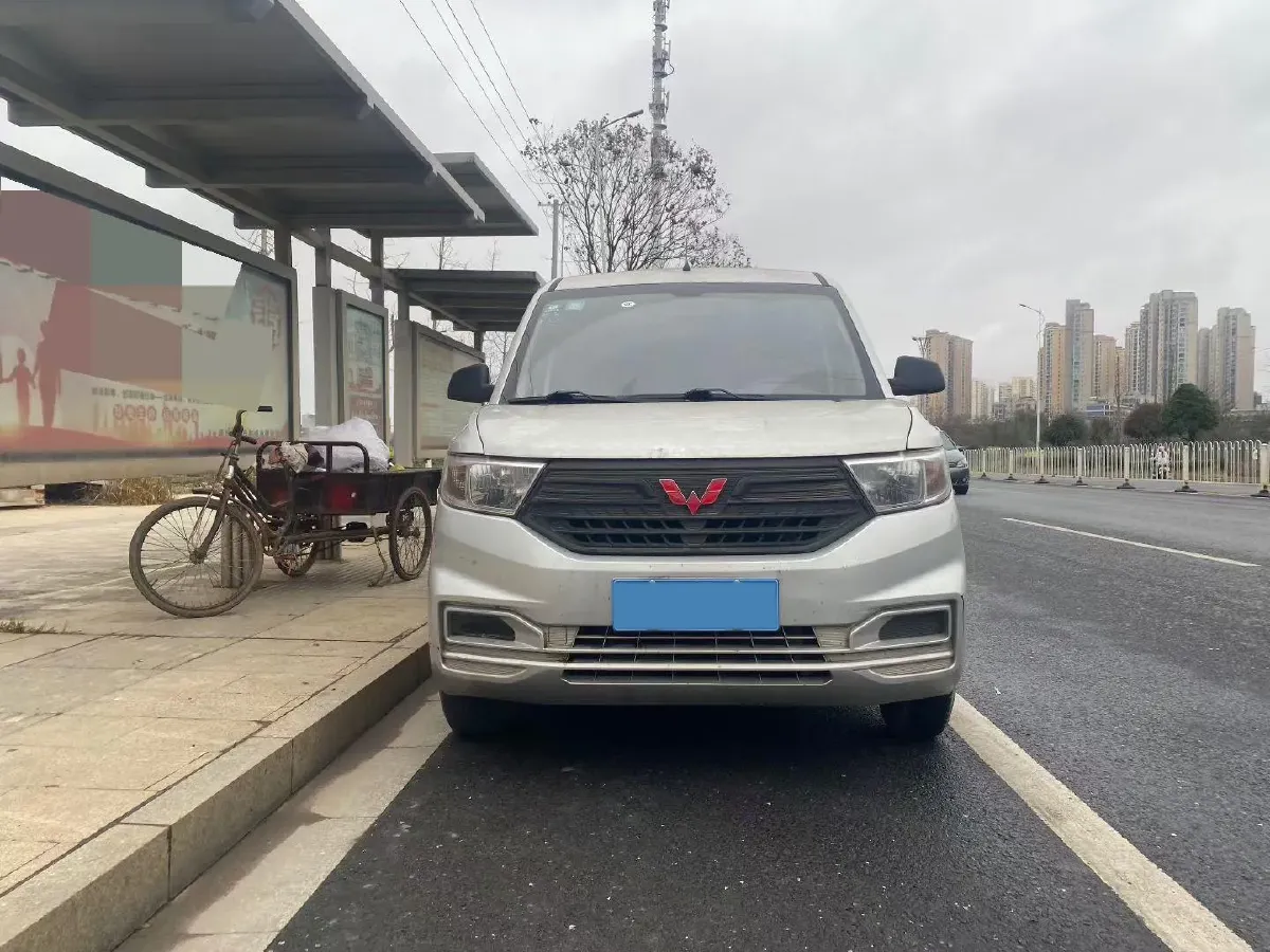 2019 WuLing HongGuang V 1.5L 99HP L4 6MT,autocango,china used car exporter,china ev exporter,chinese used car exporter,chinese used ev exporter