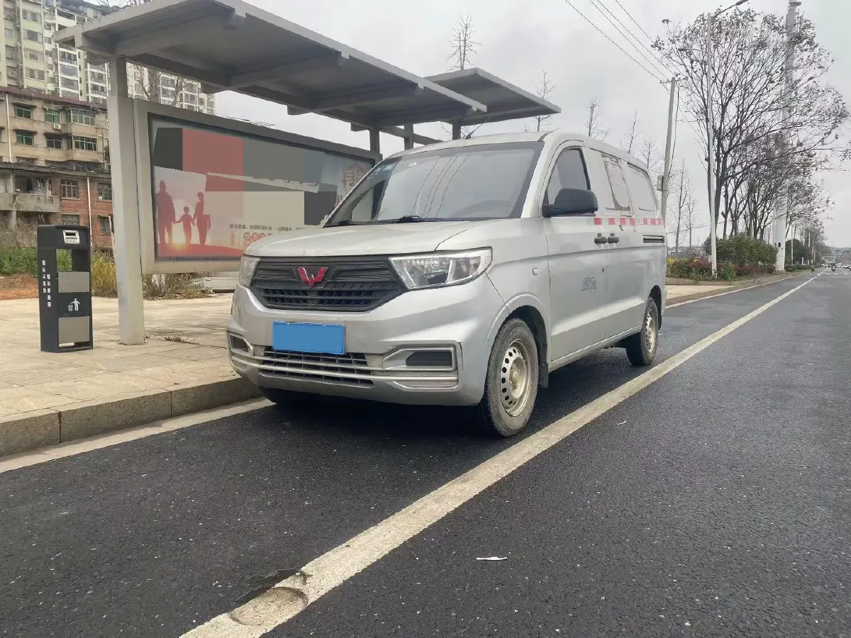 2019 WuLing HongGuang V 1.5L 99HP L4 6MT,autocango,china used car exporter,china ev exporter,chinese used car exporter,chinese used ev exporter