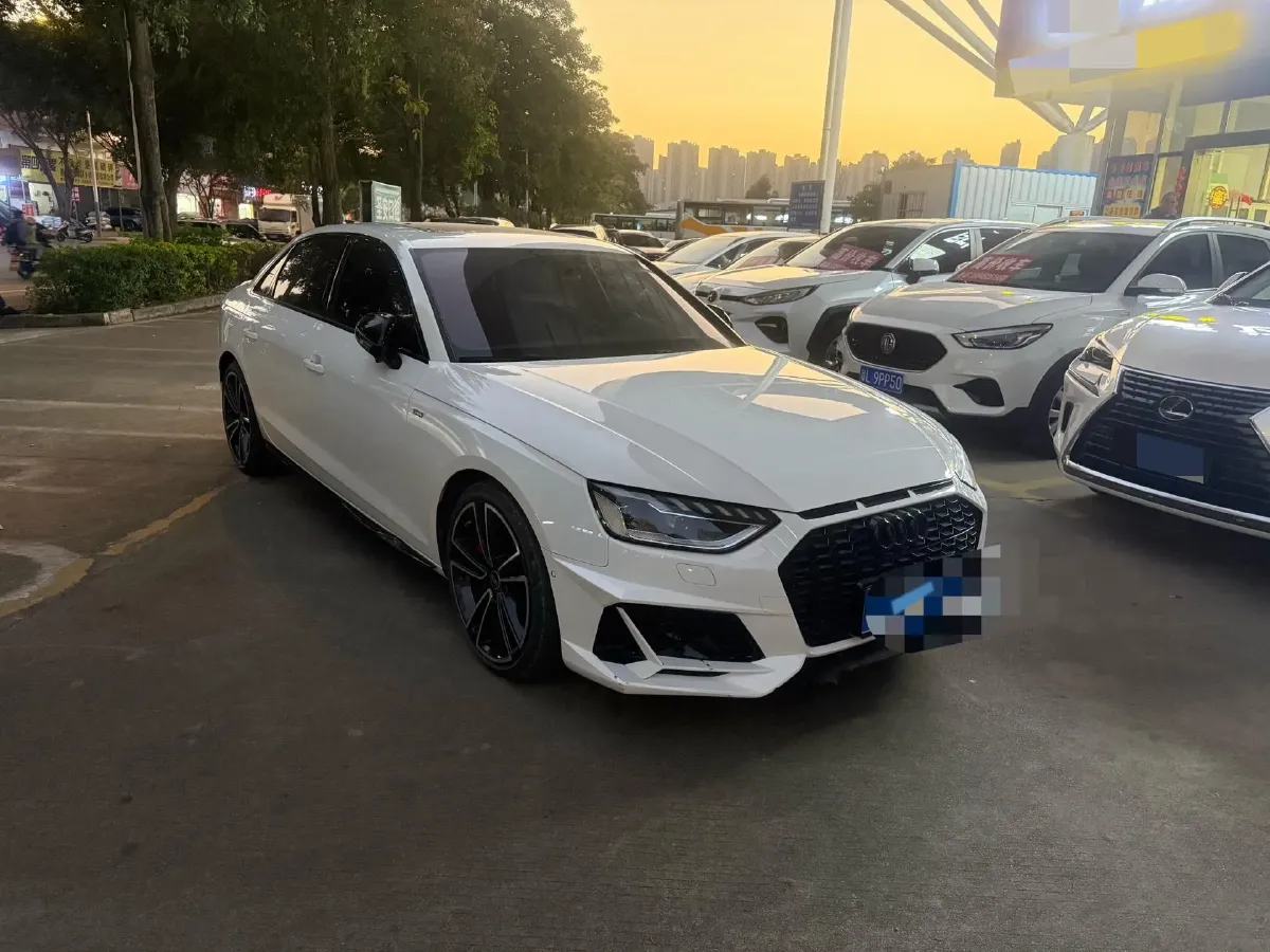 2023 Audi A4L 2.0T 245HP L4 7DCT,autocango,china used car exporter,china ev exporter,chinese used car exporter,chinese used ev exporter