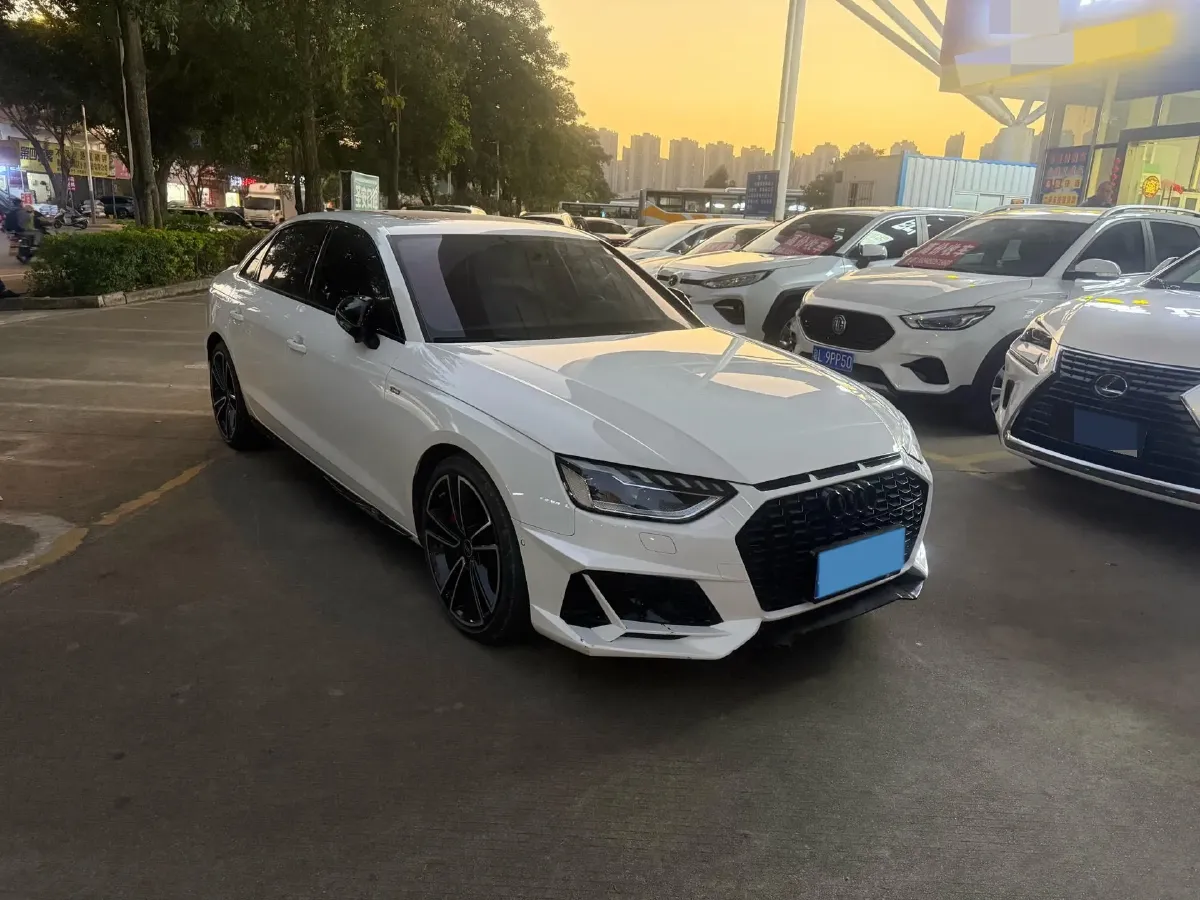 2023 Audi A4L 2.0T 245HP L4 7DCT,autocango,china used car exporter,china ev exporter,chinese used car exporter,chinese used ev exporter