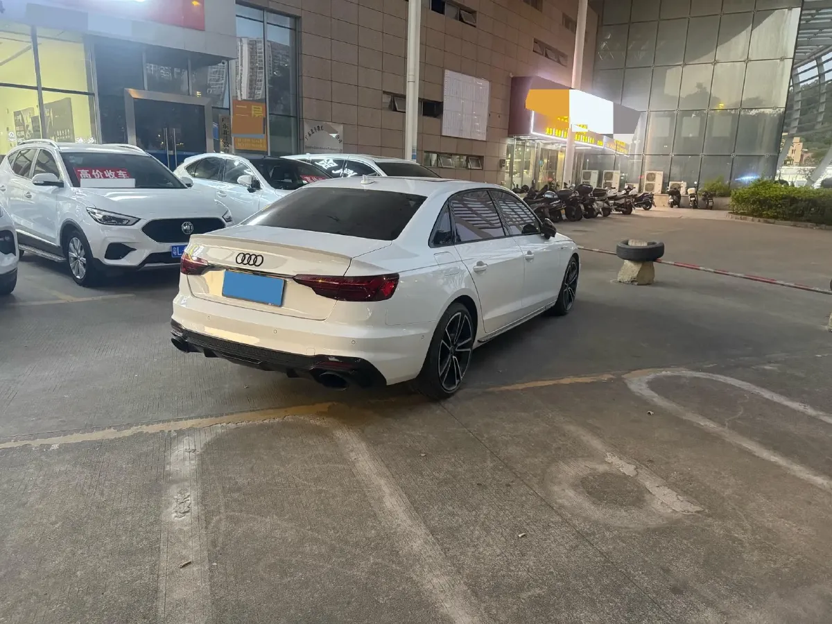 2023 Audi A4L 2.0T 245HP L4 7DCT,autocango,china used car exporter,china ev exporter,chinese used car exporter,chinese used ev exporter