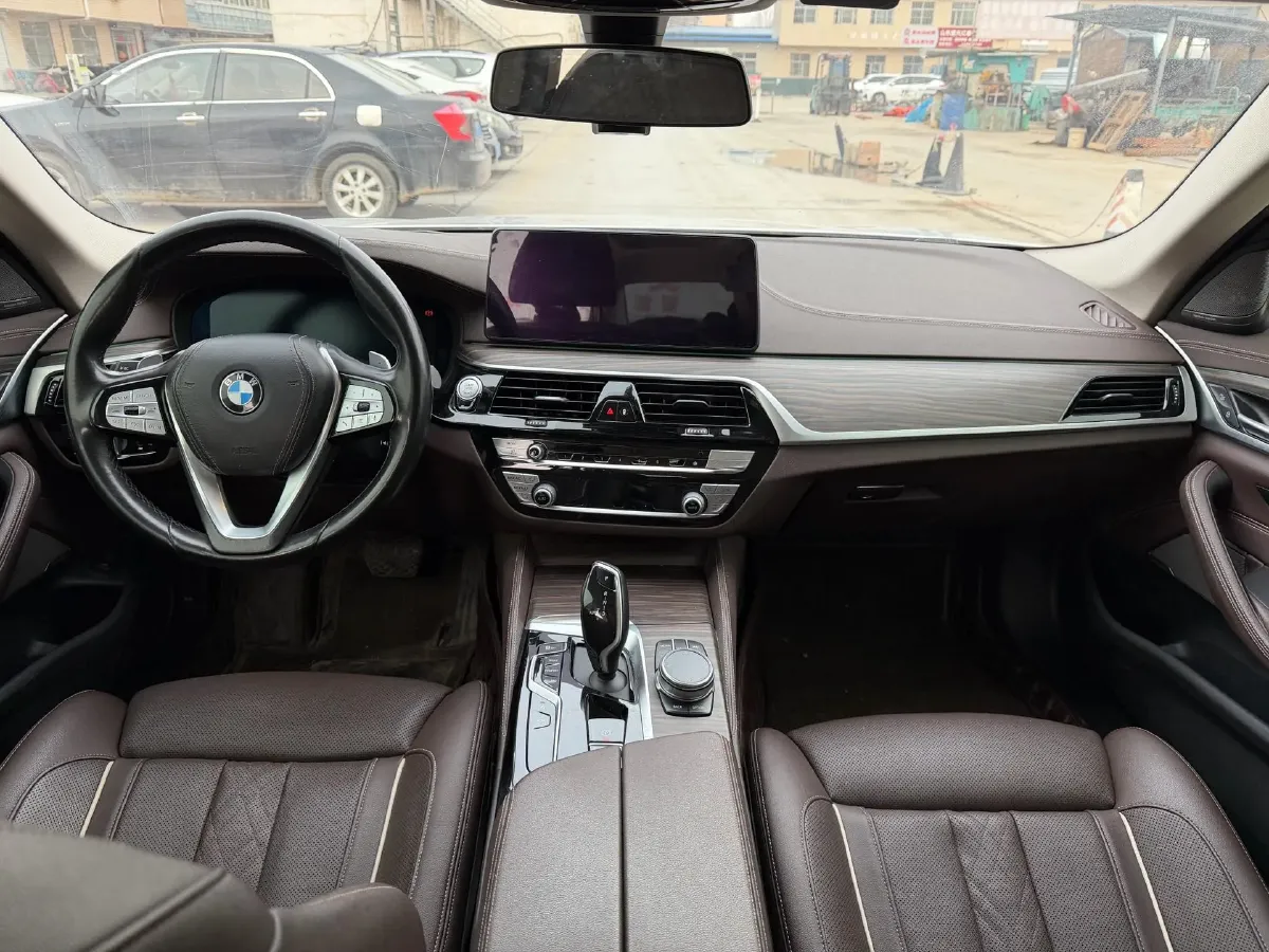 2021 BMW 5 Series 2.0T 252HP L4 8AT,autocango,china used car exporter,china ev exporter,chinese used car exporter,chinese used ev exporter