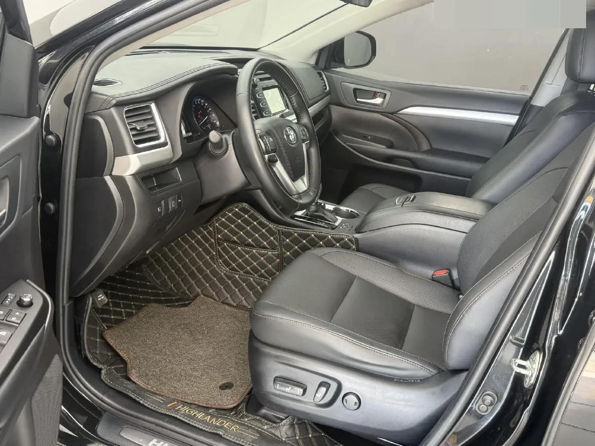 2021 Toyota Highlander 2.0T 220HP L4 6AT,autocango,china used car exporter,china ev exporter,chinese used car exporter,chinese used ev exporter