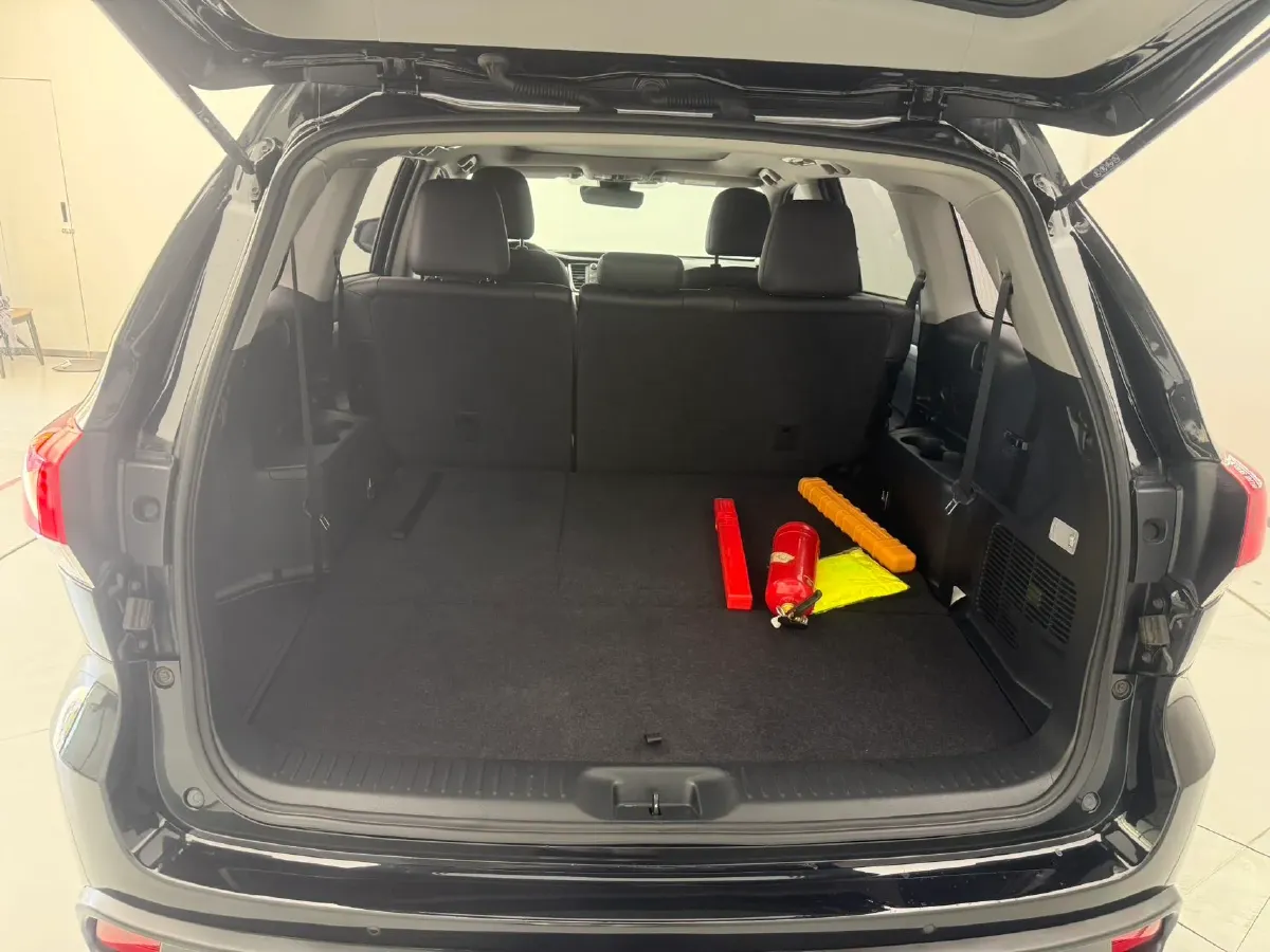 2021 Toyota Highlander 2.0T 220HP L4 6AT,autocango,china used car exporter,china ev exporter,chinese used car exporter,chinese used ev exporter