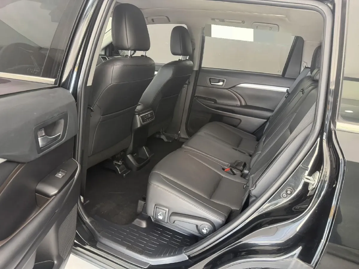 2021 Toyota Highlander 2.0T 220HP L4 6AT,autocango,china used car exporter,china ev exporter,chinese used car exporter,chinese used ev exporter