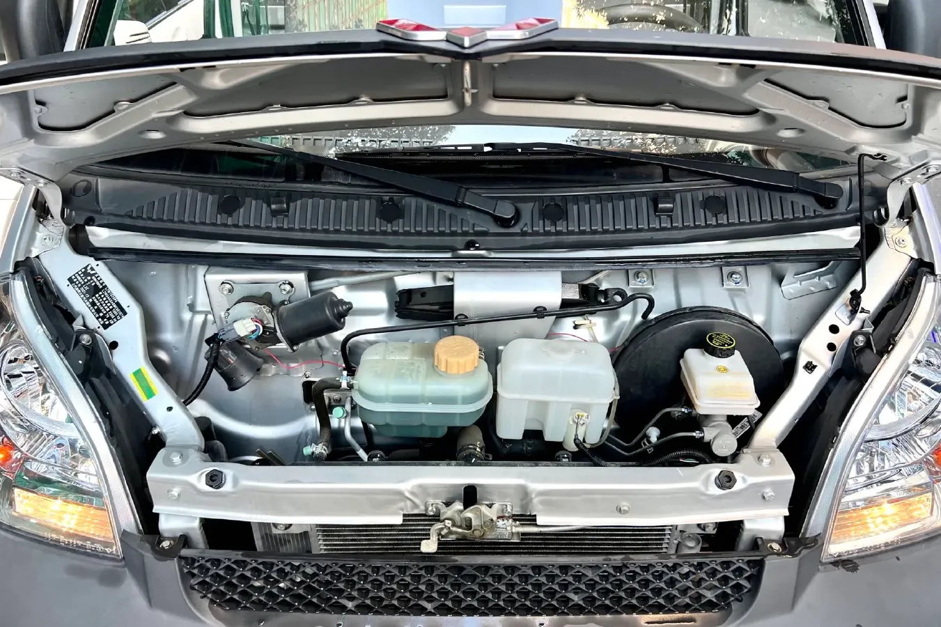 2021 WuLing RongGuang Mini Truck 1.5L 99HP L4 5MT,autocango,china used car exporter,china ev exporter,chinese used car exporter,chinese used ev exporter