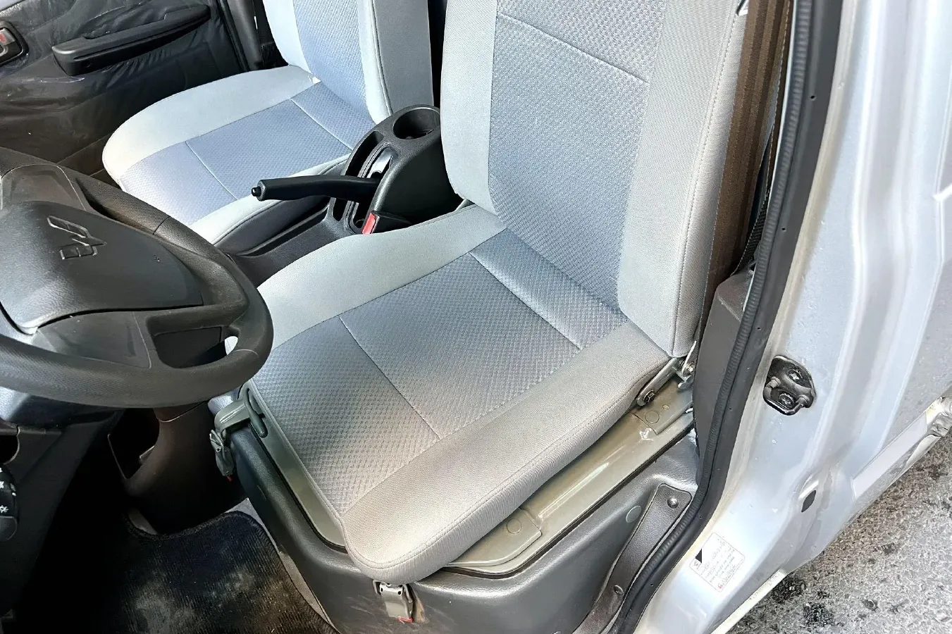 2021 WuLing RongGuang Mini Truck 1.5L 99HP L4 5MT,autocango,china used car exporter,china ev exporter,chinese used car exporter,chinese used ev exporter