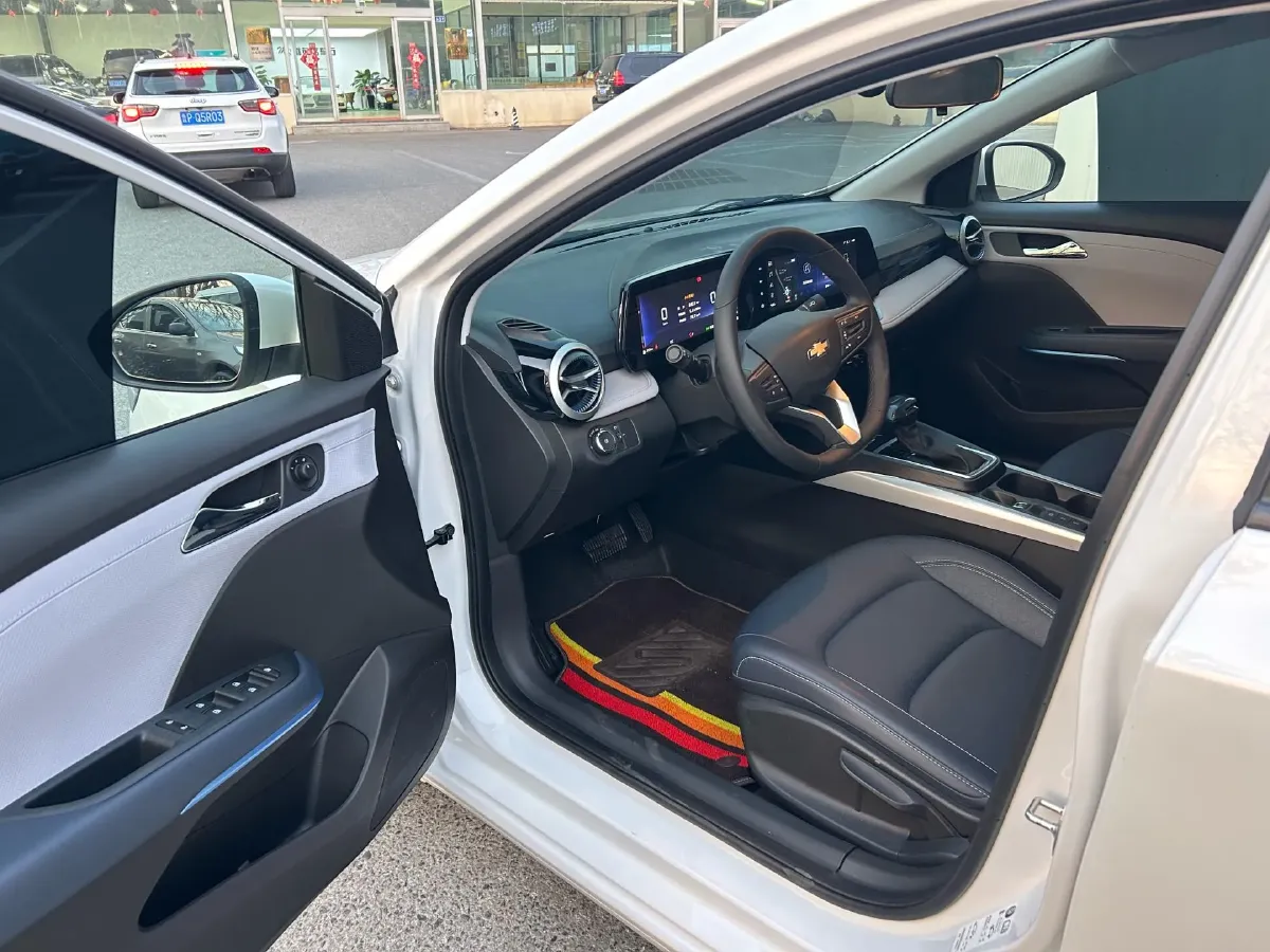 2024 Chevrolet Monza 1.5L 113HP L4 6DCT,autocango,china used car exporter,china ev exporter,chinese used car exporter,chinese used ev exporter