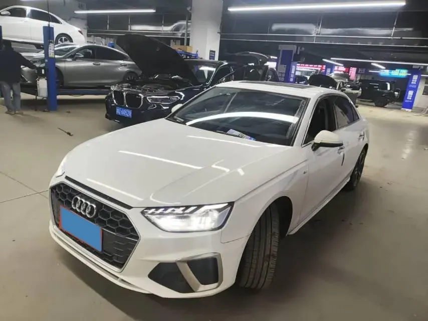 2022 Audi A4L 2.0T 190HP L4 7DCT,autocango,china used car exporter,china ev exporter,chinese used car exporter,chinese used ev exporter