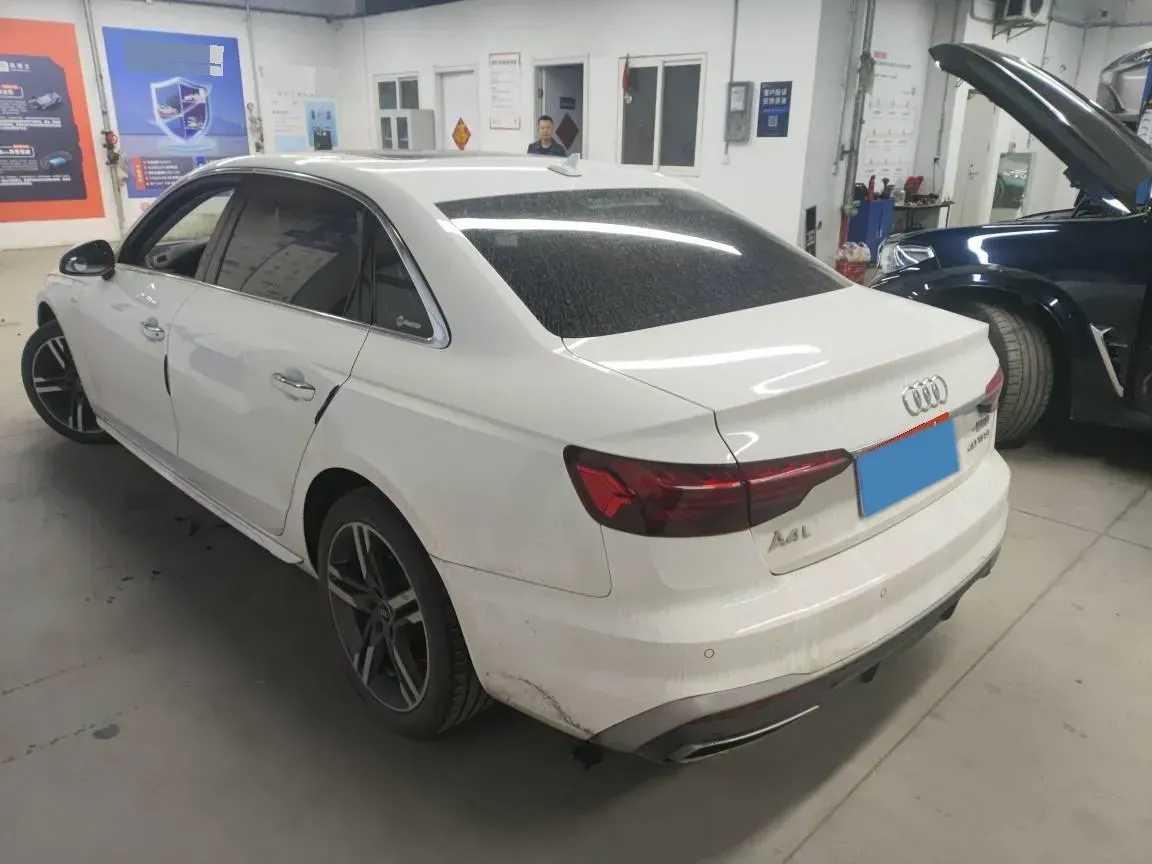 2022 Audi A4L 2.0T 190HP L4 7DCT,autocango,china used car exporter,china ev exporter,chinese used car exporter,chinese used ev exporter