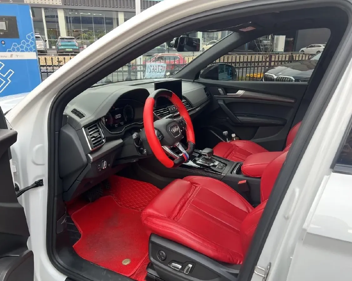 2023 Audi Q5L 2.0T 190HP L4 7DCT,autocango,china used car exporter,china ev exporter,chinese used car exporter,chinese used ev exporter