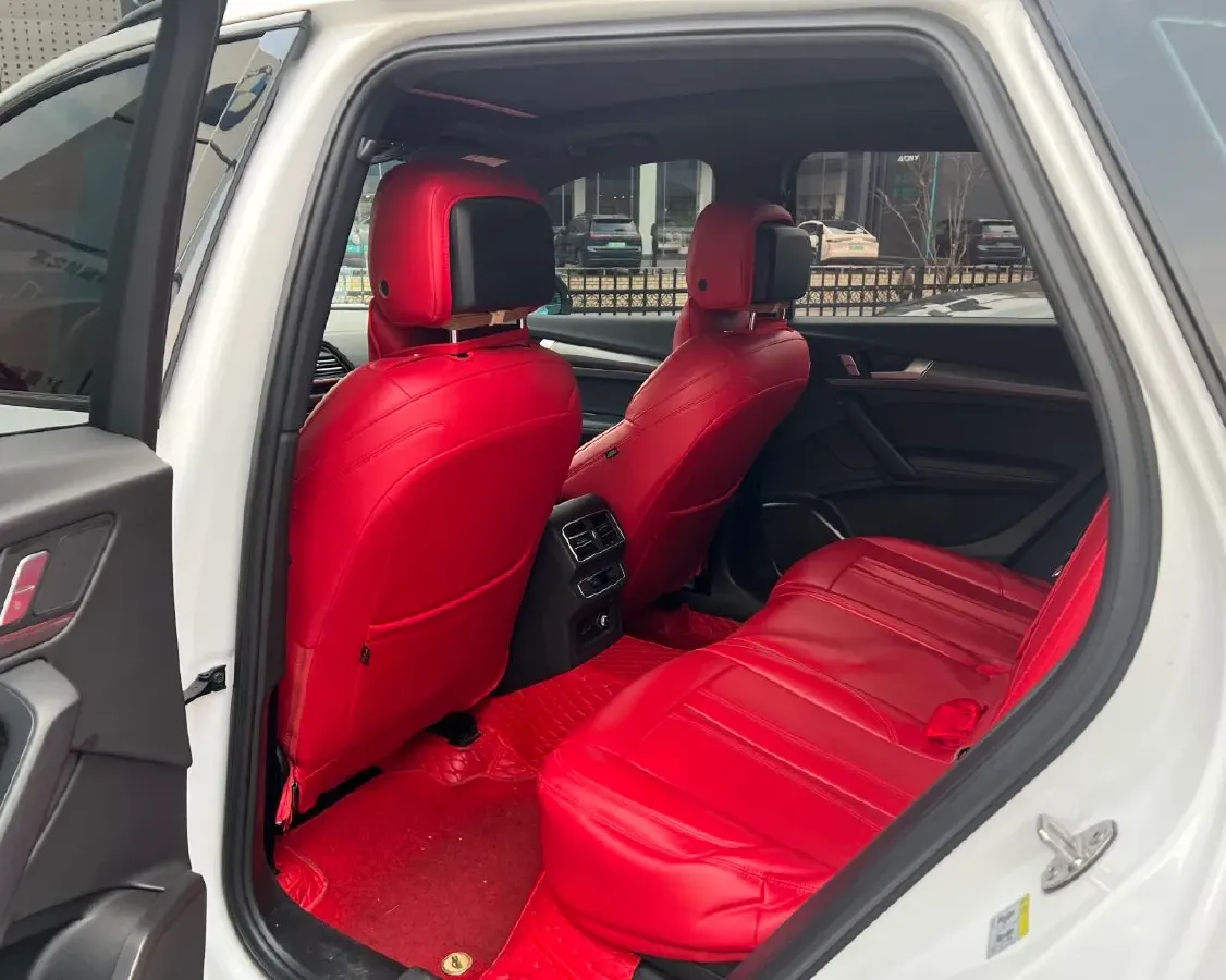 2023 Audi Q5L 2.0T 190HP L4 7DCT,autocango,china used car exporter,china ev exporter,chinese used car exporter,chinese used ev exporter