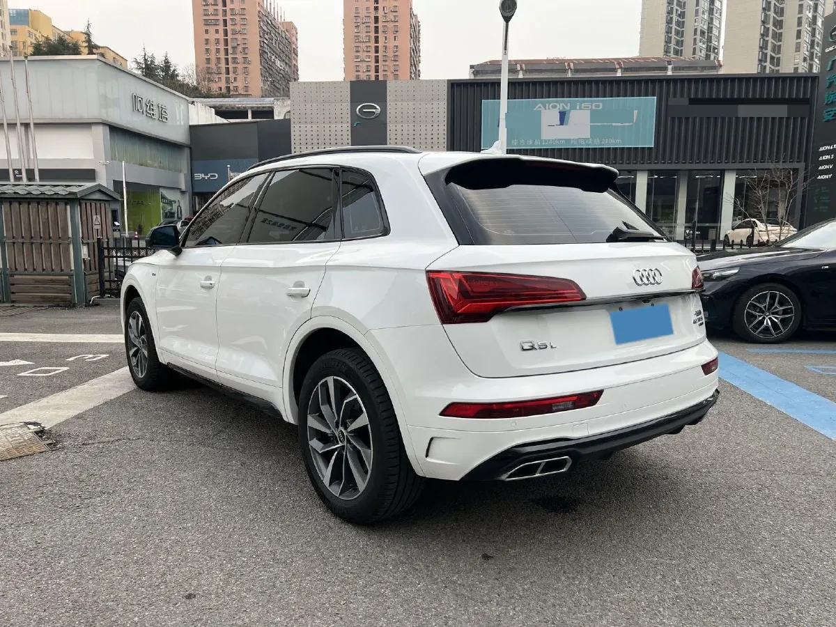 2023 Audi Q5L 2.0T 190HP L4 7DCT,autocango,china used car exporter,china ev exporter,chinese used car exporter,chinese used ev exporter