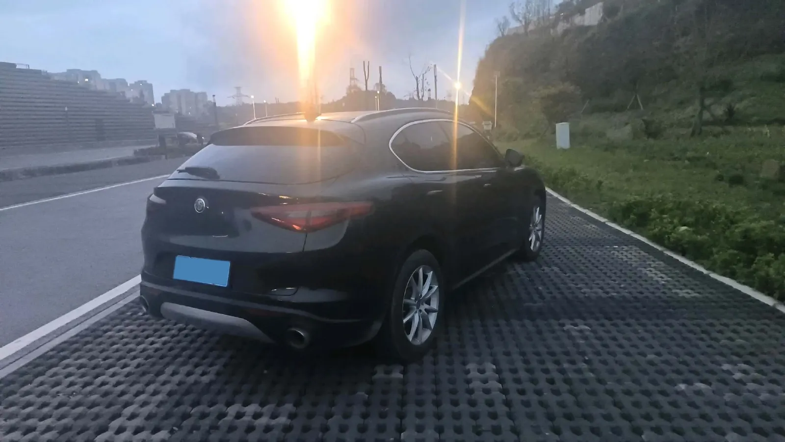 2017 Alfa Romeo Stelvio 2.0T 280HP L4 8AT,autocango,china used car exporter,china ev exporter,chinese used car exporter,chinese used ev exporter