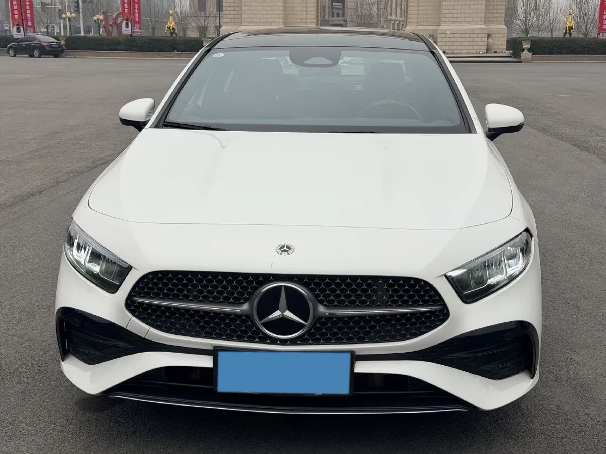 2024 Mercedes-Benz A Class 1.3T 163HP L4 7DCT,autocango,china used car exporter,china ev exporter,chinese used car exporter,chinese used ev exporter