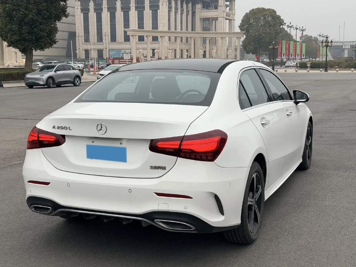 2024 Mercedes-Benz A Class 1.3T 163HP L4 7DCT,autocango,china used car exporter,china ev exporter,chinese used car exporter,chinese used ev exporter