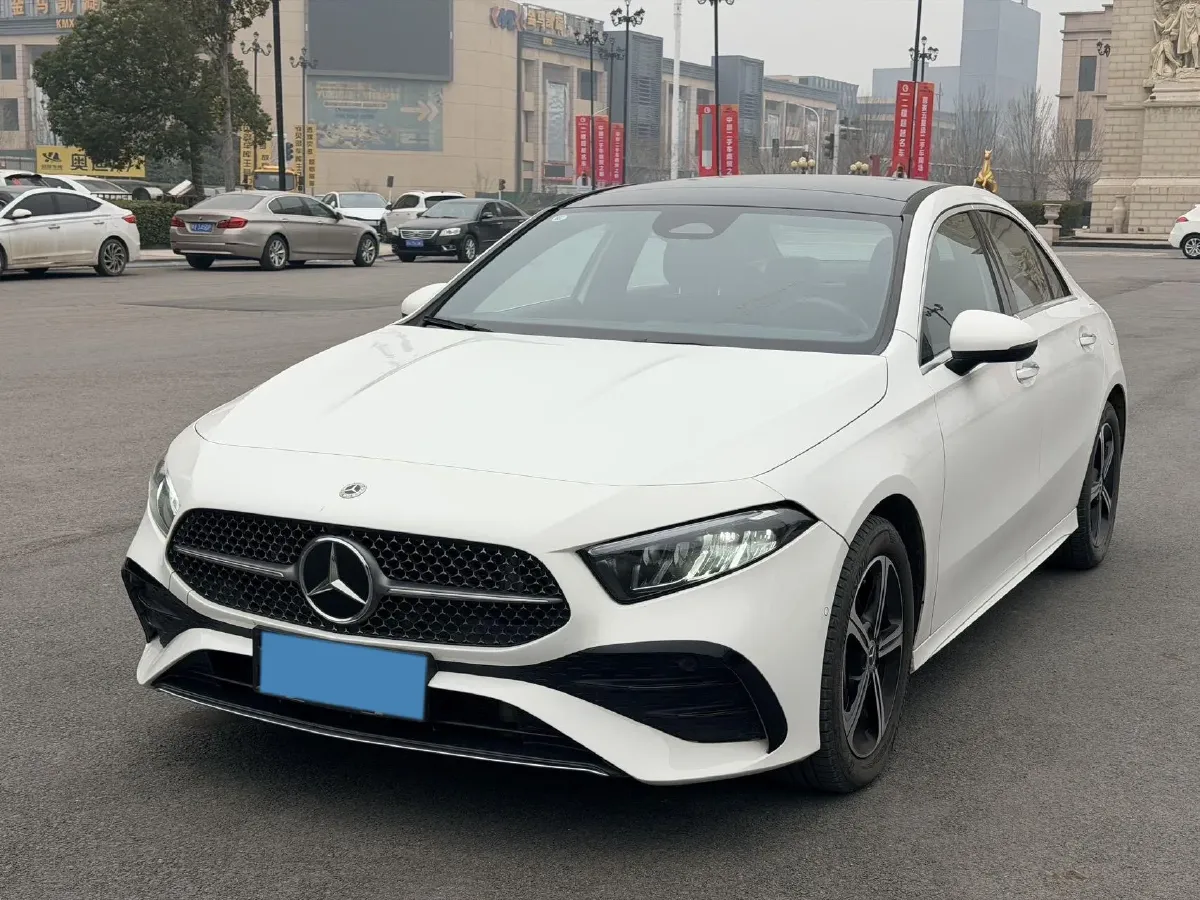 2024 Mercedes-Benz A Class 1.3T 163HP L4 7DCT,autocango,china used car exporter,china ev exporter,chinese used car exporter,chinese used ev exporter
