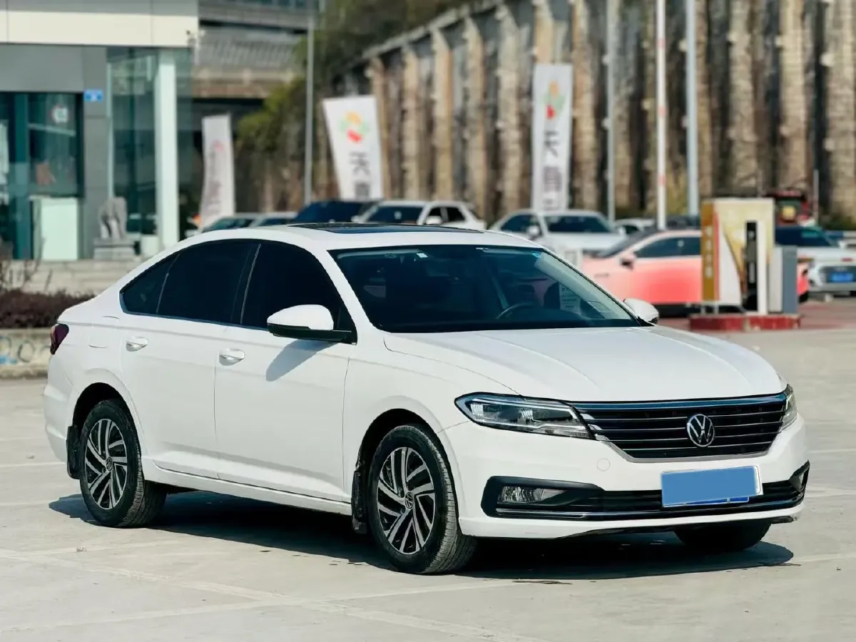 2022 Volkswagen T-Roc 1.4T 150HP L4 7DCT,autocango,china used car exporter,china ev exporter,chinese used car exporter,chinese used ev exporter