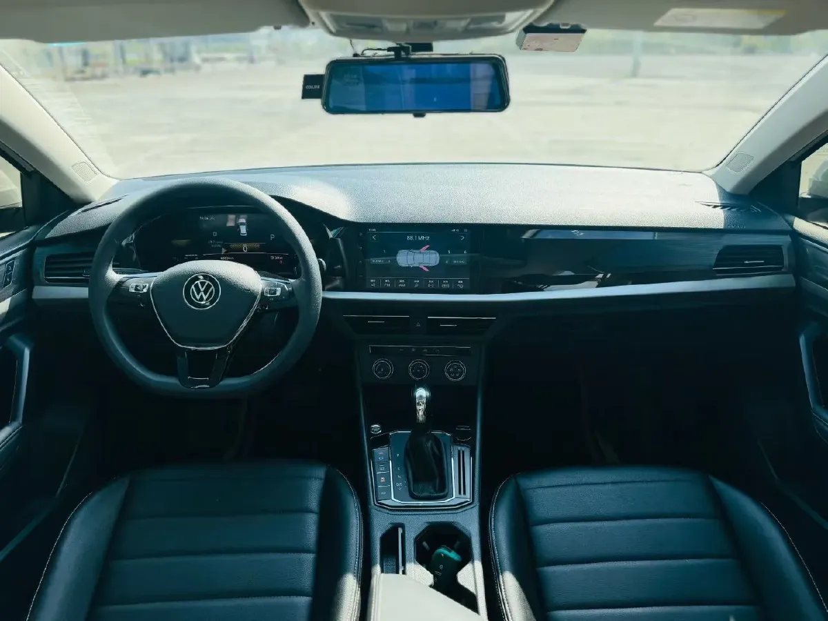 2022 Volkswagen T-Roc 1.4T 150HP L4 7DCT,autocango,china used car exporter,china ev exporter,chinese used car exporter,chinese used ev exporter