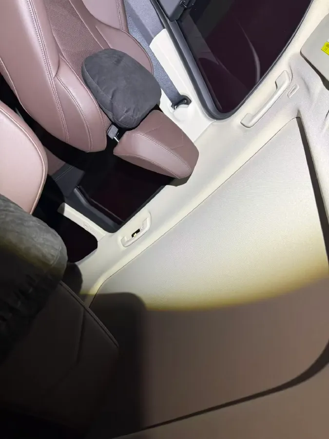 2023 BMW iX1 BEV 66.45KWH,autocango,china used car exporter,china ev exporter,chinese used car exporter,chinese used ev exporter