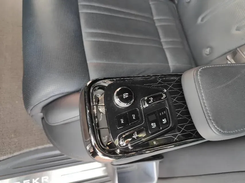 2022 Zeekr 009 BEV 140KWH,autocango,china used car exporter,china ev exporter,chinese used car exporter,chinese used ev exporter