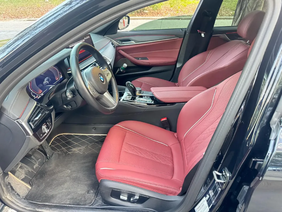 2023 BMW 5 Series 2.0T 245HP L4 8AT,autocango,china used car exporter,china ev exporter,chinese used car exporter,chinese used ev exporter