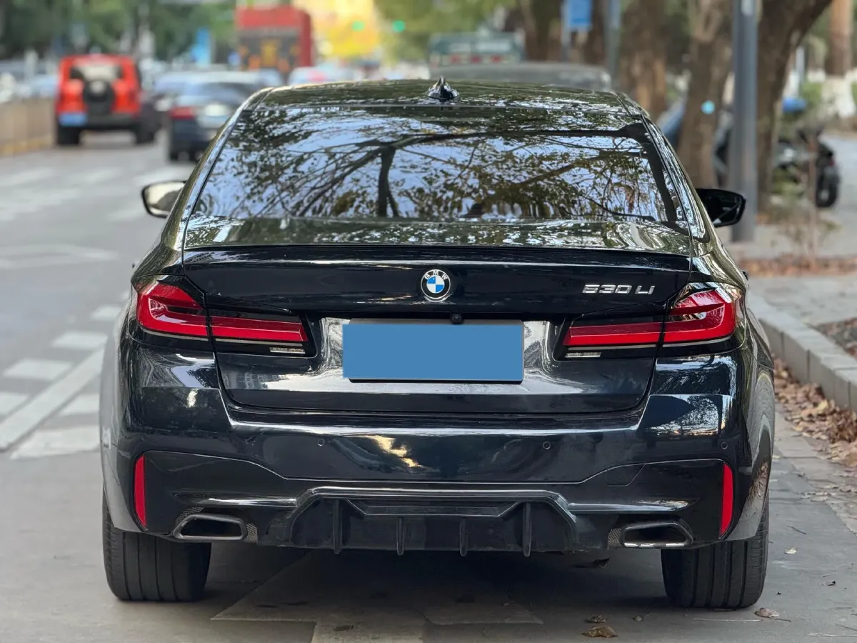 2023 BMW 5 Series 2.0T 245HP L4 8AT,autocango,china used car exporter,china ev exporter,chinese used car exporter,chinese used ev exporter