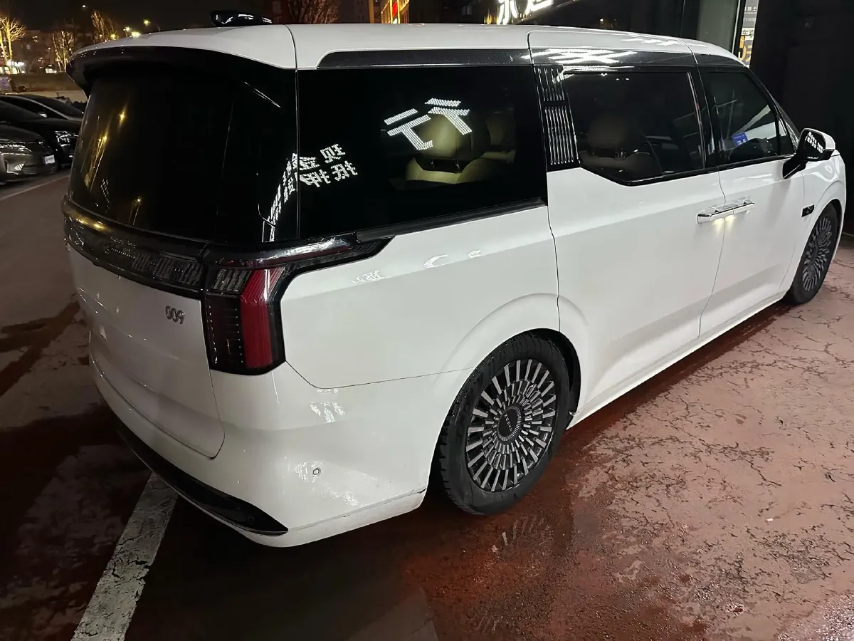 2022 Zeekr 009 BEV 116KWH,autocango,china used car exporter,china ev exporter,chinese used car exporter,chinese used ev exporter