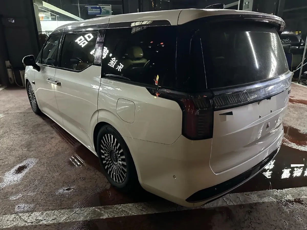 2022 Zeekr 009 BEV 116KWH,autocango,china used car exporter,china ev exporter,chinese used car exporter,chinese used ev exporter