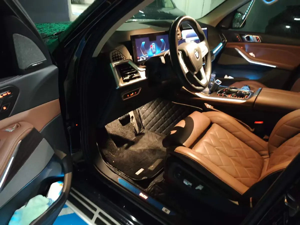 2023 BMW X7 3.0T 381HP L6 8AT,autocango,china used car exporter,china ev exporter,chinese used car exporter,chinese used ev exporter