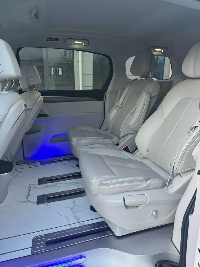 2023 Buick GL8 2.0T 237HP L4 9AT,autocango,china used car exporter,china ev exporter,chinese used car exporter,chinese used ev exporter