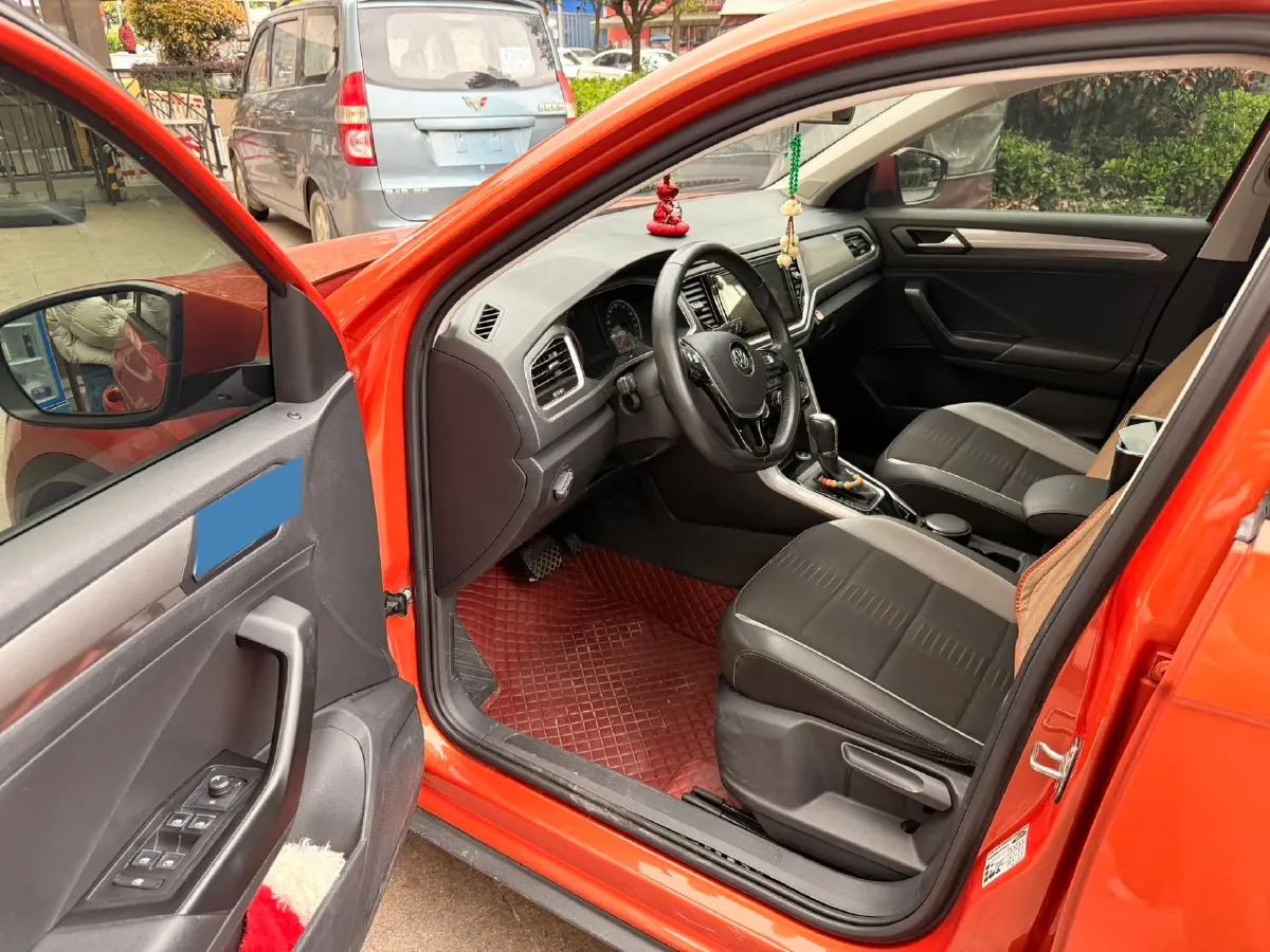 2019 Volkswagen T-Roc 1.4T 150HP L4 7DCT,autocango,china used car exporter,china ev exporter,chinese used car exporter,chinese used ev exporter