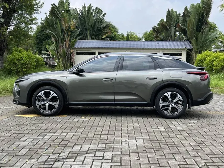 2022 Citroen C5 X 1.6T 175HP L4 8AT,autocango,china used car exporter,china ev exporter,chinese used car exporter,chinese used ev exporter