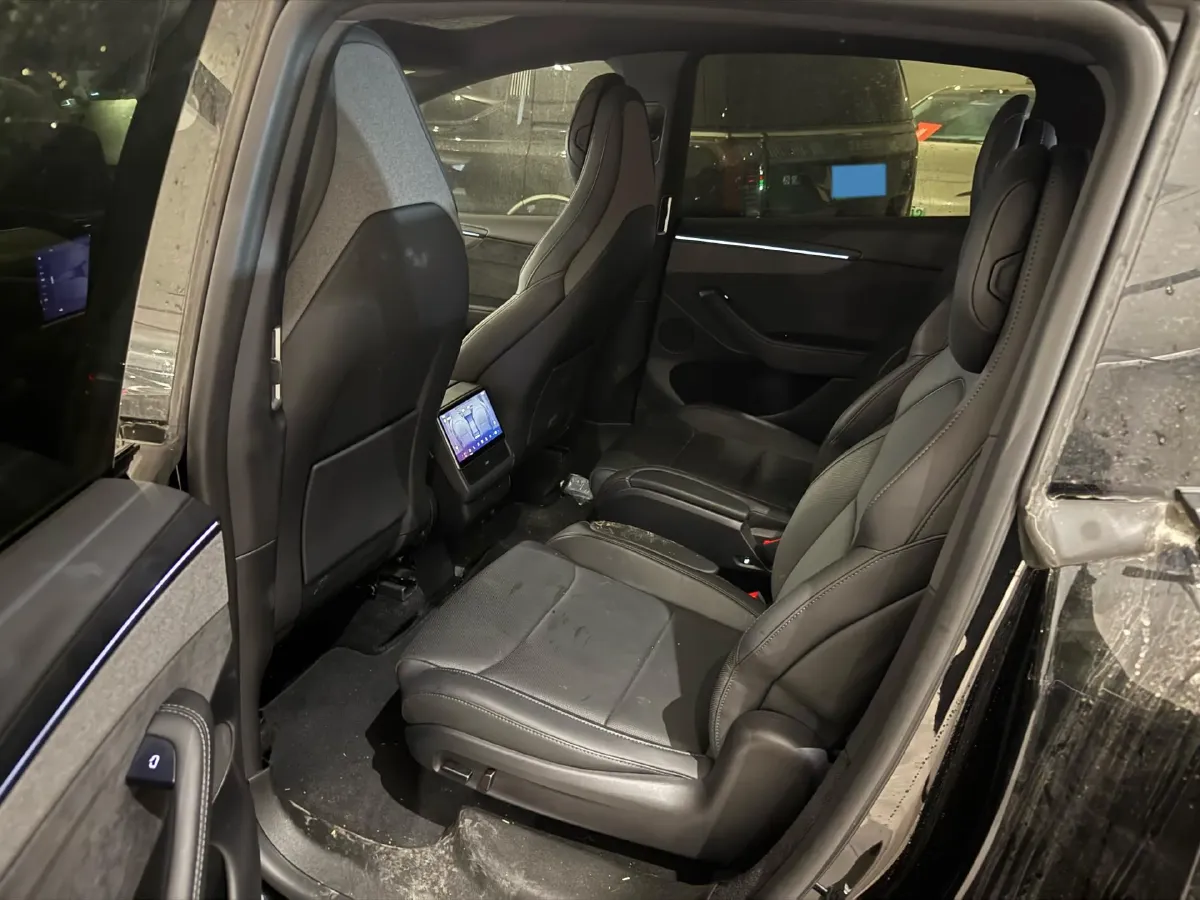 2025 Tesla Model Y L BEV,autocango,china used car exporter,china ev exporter,chinese used car exporter,chinese used ev exporter