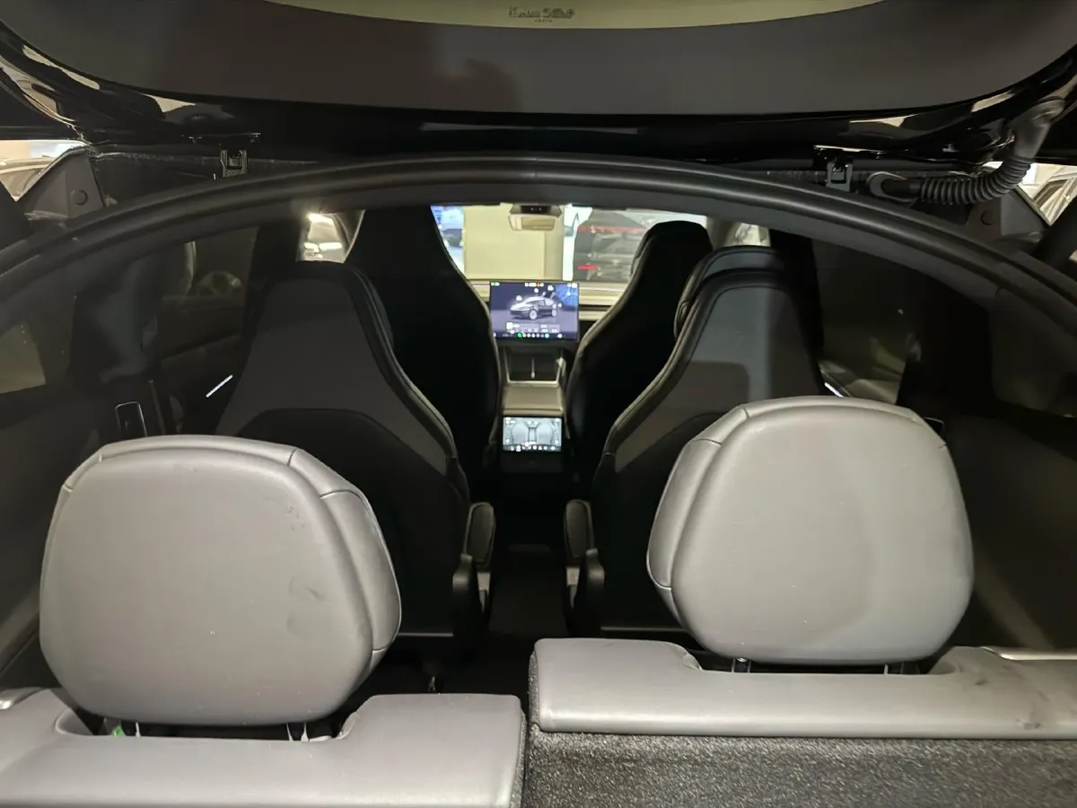 2025 Tesla Model Y L BEV,autocango,china used car exporter,china ev exporter,chinese used car exporter,chinese used ev exporter