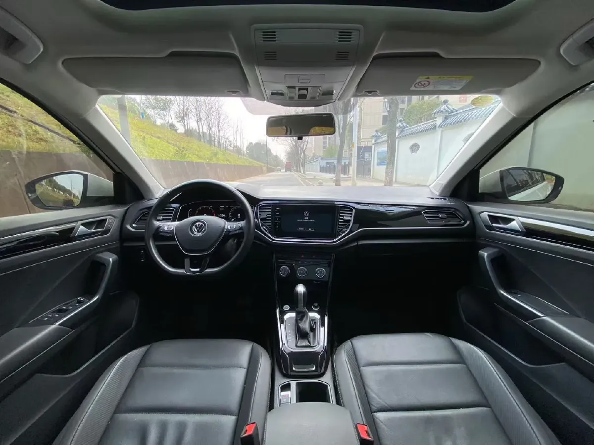 2021 Volkswagen T-Roc 1.4T 150HP L4 7DCT,autocango,china used car exporter,china ev exporter,chinese used car exporter,chinese used ev exporter