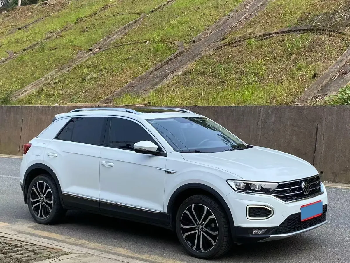 2021 Volkswagen T-Roc 1.4T 150HP L4 7DCT,autocango,china used car exporter,china ev exporter,chinese used car exporter,chinese used ev exporter