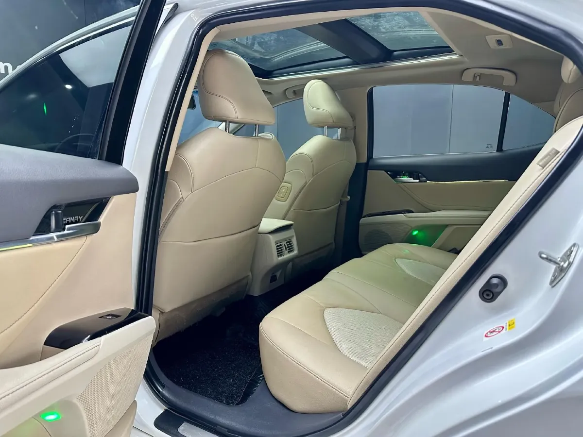 2018 Toyota Camry 2.5L 209HP L4 8AT,autocango,china used car exporter,china ev exporter,chinese used car exporter,chinese used ev exporter