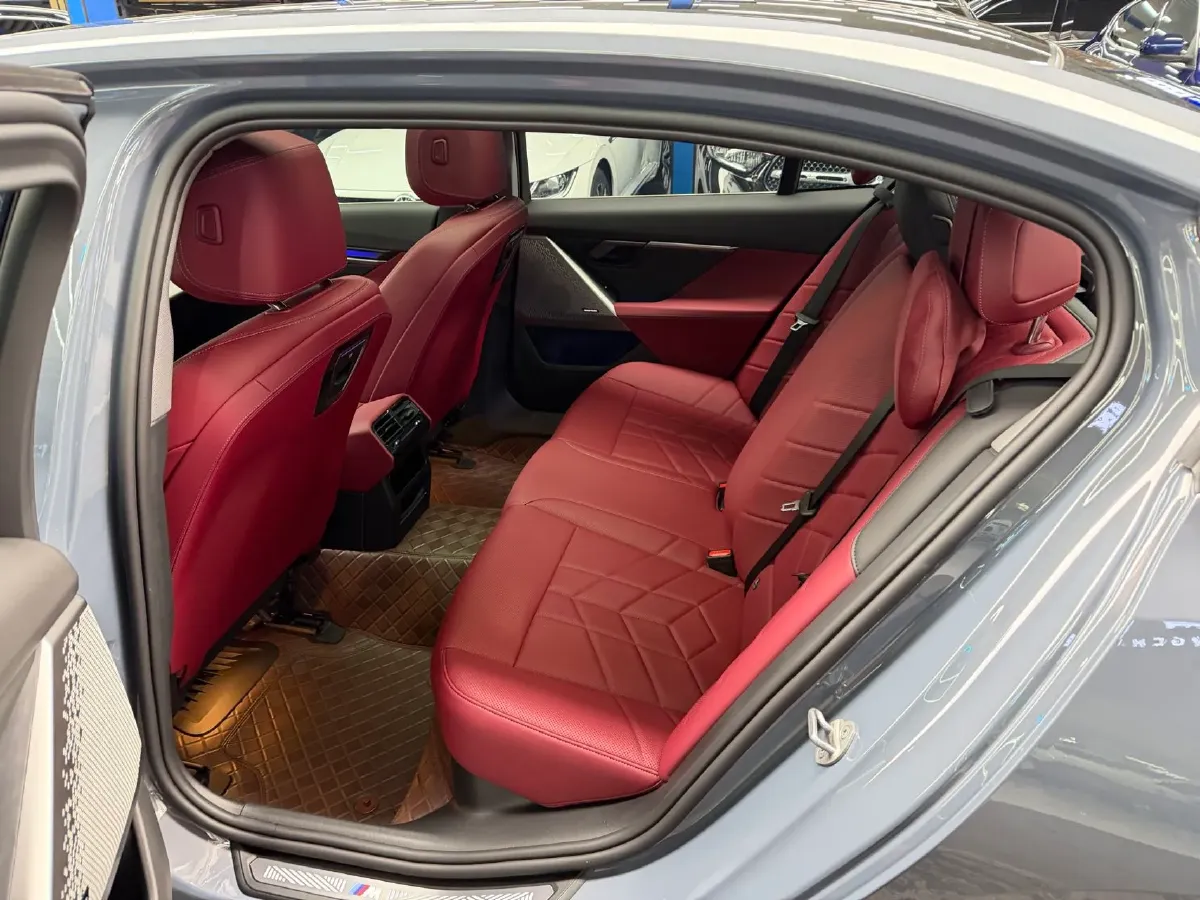 2024 BMW 5 Series 2.0T 258HP L4 8AT,autocango,china used car exporter,china ev exporter,chinese used car exporter,chinese used ev exporter