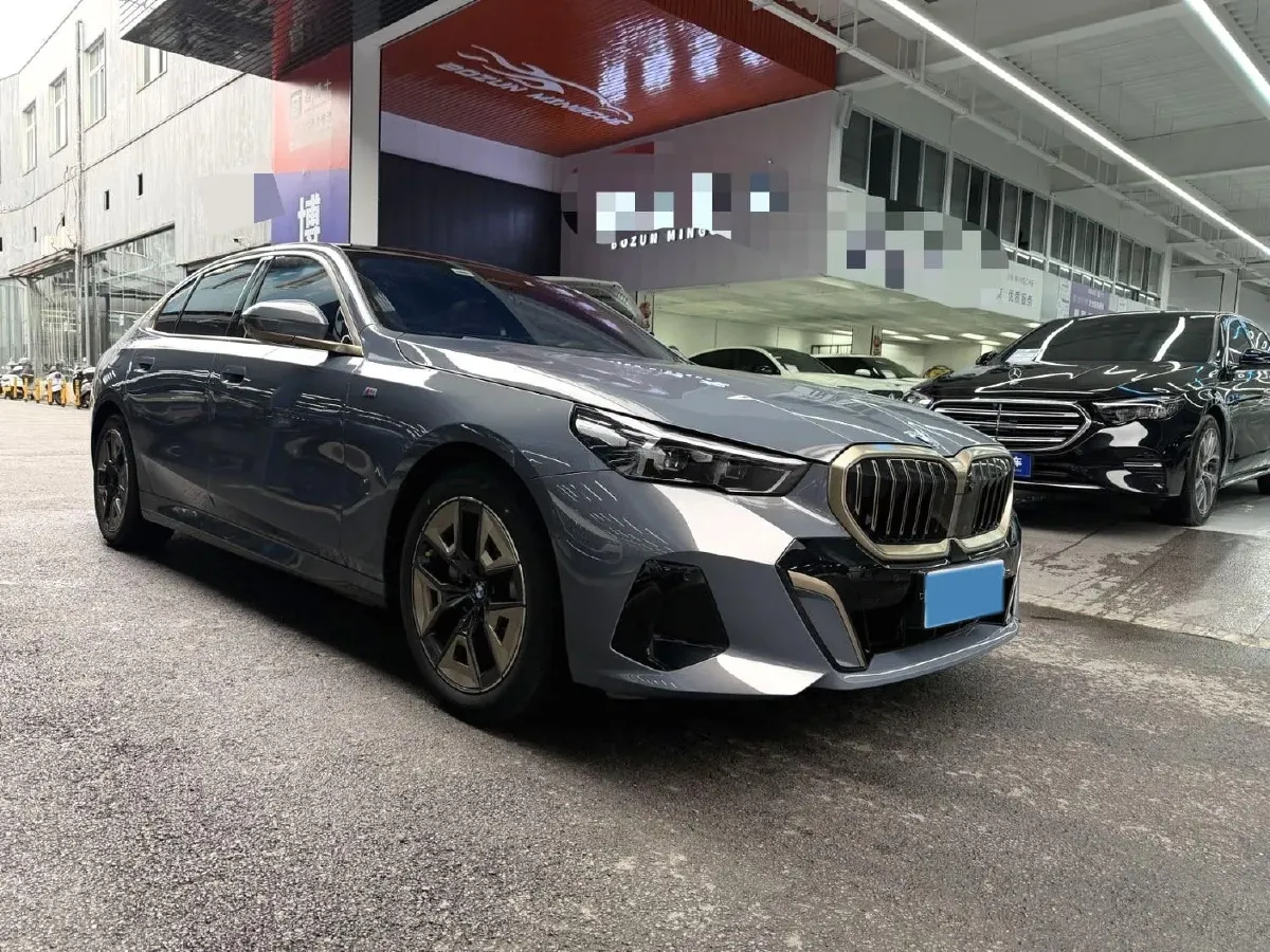 2024 BMW 5 Series 2.0T 258HP L4 8AT,autocango,china used car exporter,china ev exporter,chinese used car exporter,chinese used ev exporter