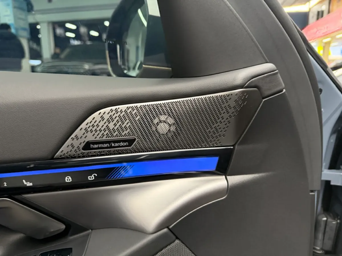 2024 BMW 5 Series 2.0T 258HP L4 8AT,autocango,china used car exporter,china ev exporter,chinese used car exporter,chinese used ev exporter