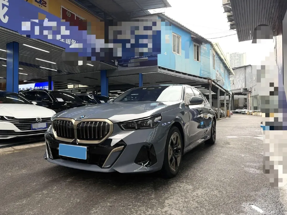2024 BMW 5 Series 2.0T 258HP L4 8AT,autocango,china used car exporter,china ev exporter,chinese used car exporter,chinese used ev exporter