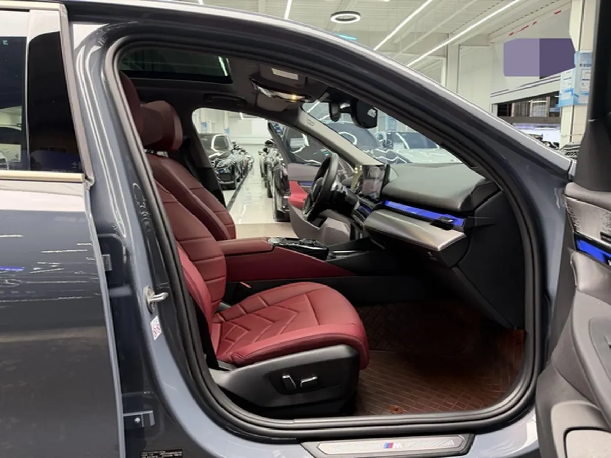 2024 BMW 5 Series 2.0T 258HP L4 8AT,autocango,china used car exporter,china ev exporter,chinese used car exporter,chinese used ev exporter