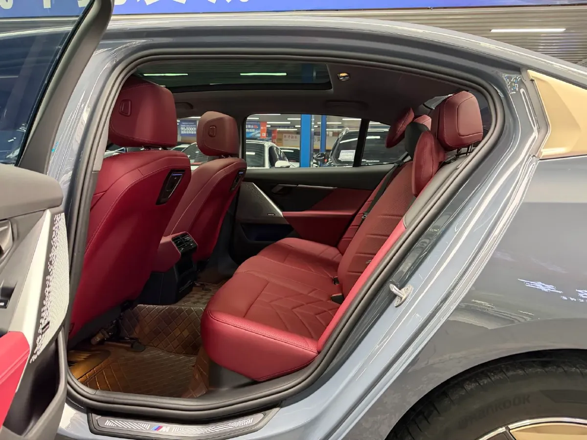 2024 BMW 5 Series 2.0T 258HP L4 8AT,autocango,china used car exporter,china ev exporter,chinese used car exporter,chinese used ev exporter